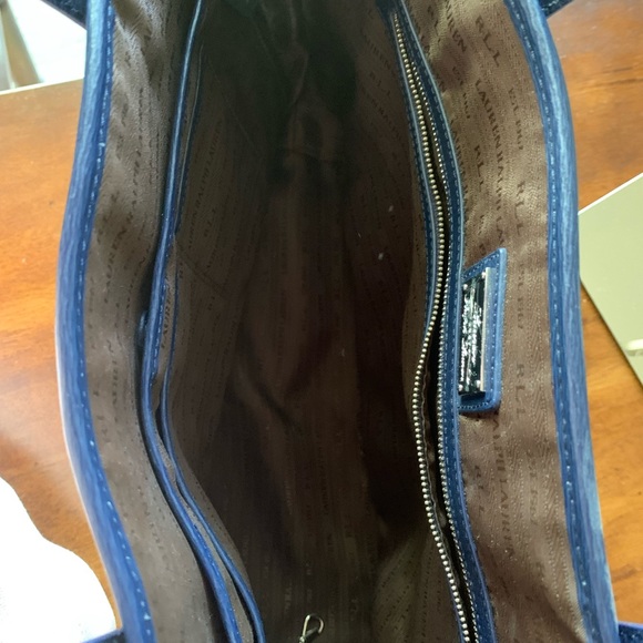 Ralph Lauren Navy Blue Leather Tote. - Picture 5 of 7